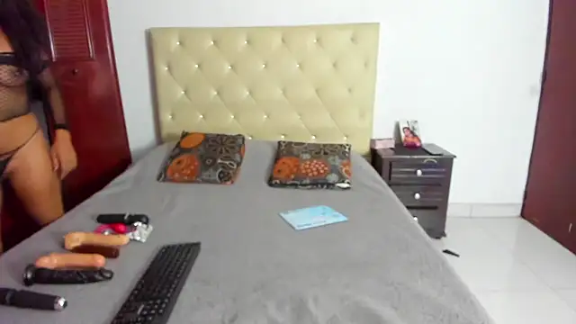 LUISSA  online show from 03-10-25, 01:21