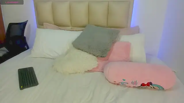 EbonyDream77 online show from 07-28-26, 03:21