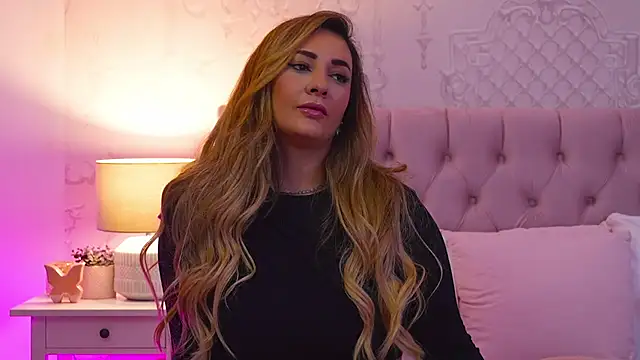 YaaraCollins online show from 11-26-25, 07:26