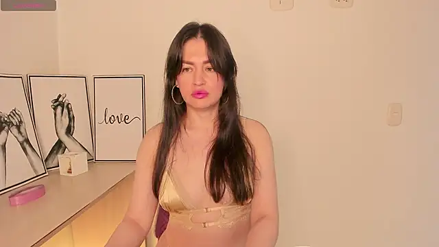 Snapshot of Andreamorreti chatting on 02-21-25, 11:44 Andreamorreti online show from 02-21-25, 11:44