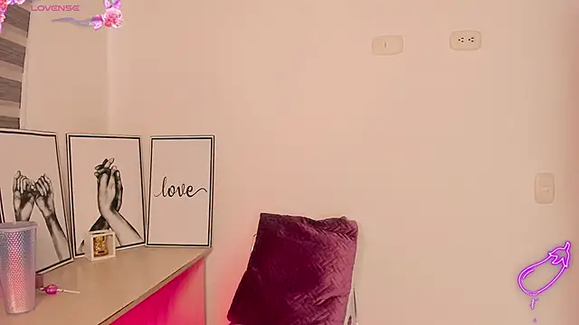 Snapshot of Andreamorreti chatting on 02-24-25, 01:21 Andreamorreti online show from 02-24-25, 01:21