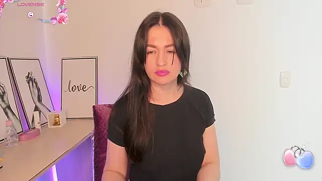 Snapshot of Andreamorreti chatting on 03-05-25, 04:57 Andreamorreti online show from 03-05-25, 04:57