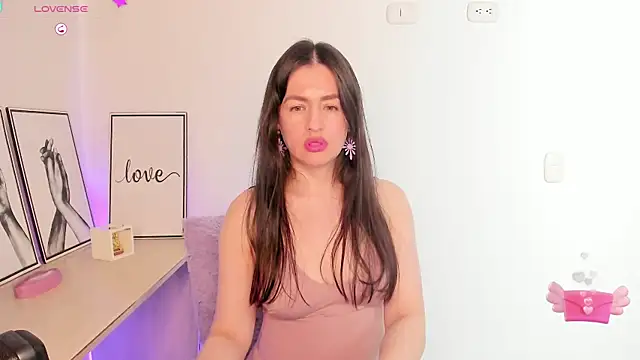 Snapshot of Andreamorreti chatting on 03-21-25, 12:28 Andreamorreti online show from 03-21-25, 12:28