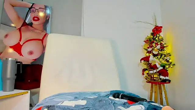 Snapshot of SQUIRTINGQUEEN11 chatting on 12-15-24, 04:51 SQUIRTINGQUEEN11 online show from 12-15-24, 04:51