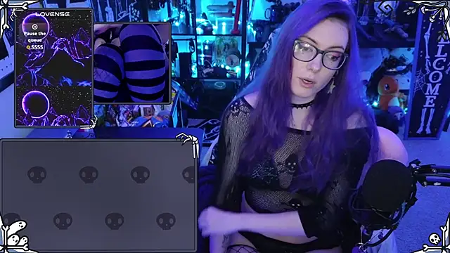 AnneSao online show from 12-30-24, 12:00