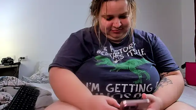 Snapshot of Blondylicious chatting on 02-26-25, 03:21 Blondylicious online show from 02-26-25, 03:21