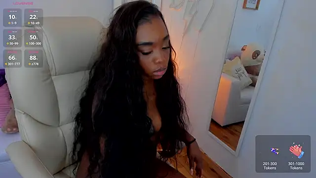 zobe love online show from 03-15-25, 04:57