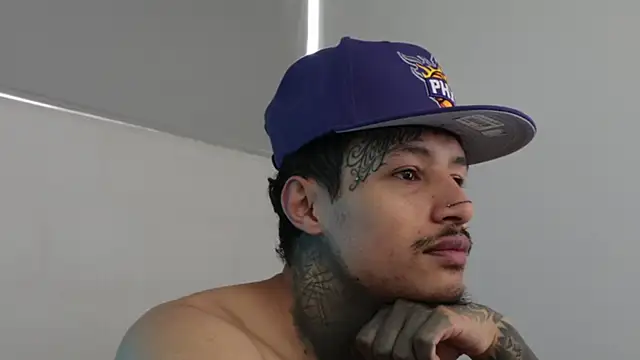 trieone online show from 12-03-24, 01:32