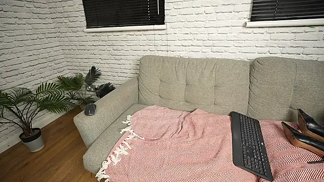 Snapshot of JessicaNylonQueen chatting on 02-01-25, 03:39 JessicaNylonQueen online show from 02-01-25, 03:39