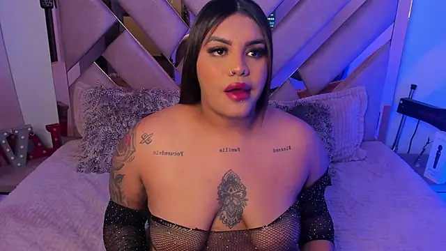 Victoria14  online show from 01-12-25, 01:11