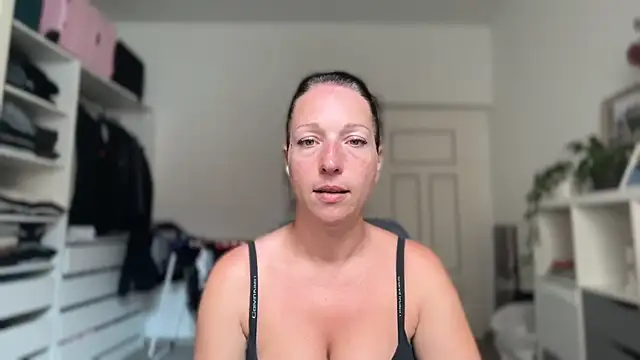 Viola Beck online show from 07-18-26, 09:35