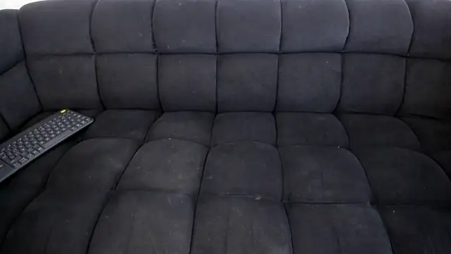 Snapshot of emilyhills_ chatting on 10-22-25, 07:57 emilyhills  online show from 10-22-25, 07:57