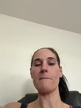 lolabunny9 online show from 10-25-25, 05:51