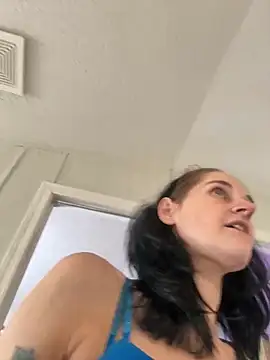 lolabunny9 online show from 12-22-25, 04:04