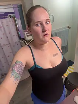 lolabunny9 online show from 06-28-26, 03:29
