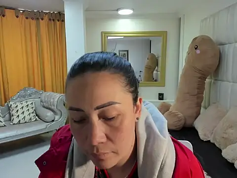 Snapshot of gaby_trent chatting on 11-10-25, 01:32 gaby trent online show from 11-10-25, 01:32