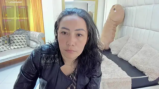 Snapshot of gaby_trent chatting on 01-06-26, 03:27 gaby trent online show from 01-06-26, 03:27