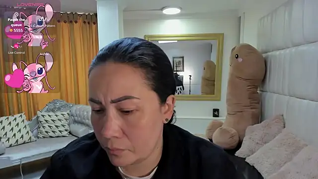 Snapshot of gaby_trent chatting on 03-09-26, 03:49 gaby trent online show from 03-09-26, 03:49