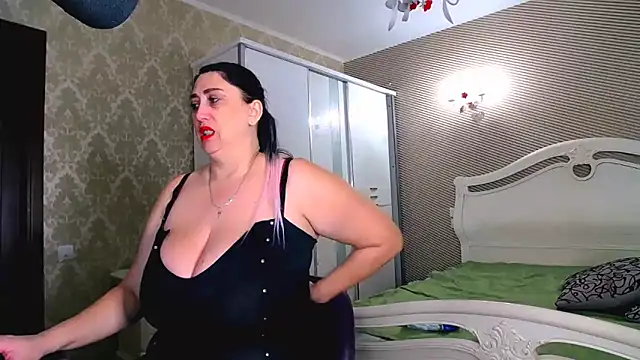 Snapshot of Evelyn_Shy chatting on 01-07-25, 06:38 Evelyn Shy online show from 01-07-25, 06:38