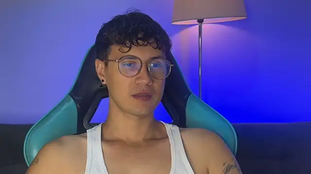 LeaneSeb online show from 04-29-26, 01:04