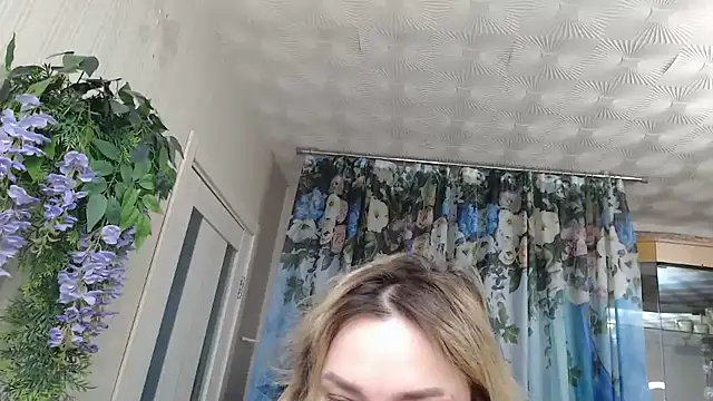 Mika Passion online show from 12-15-25, 07:12