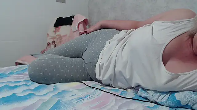 Snapshot of Miss_Night21 chatting on 01-12-25, 07:42 Miss Night21 online show from 01-12-25, 07:42