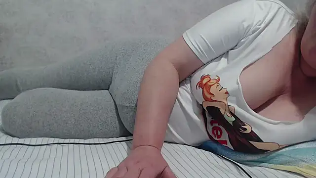 Snapshot of Miss_Night21 chatting on 02-25-25, 07:42 Miss Night21 online show from 02-25-25, 07:42