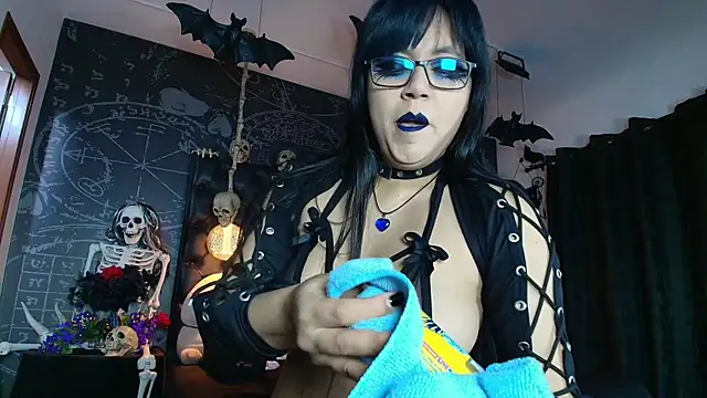 AlexHoe  online show from 11-28-25, 06:32