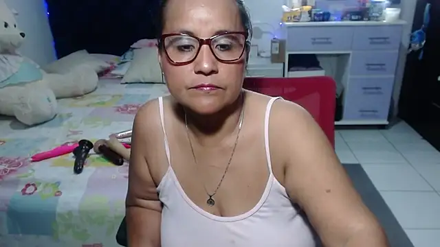 pervert mommy  online show from 04-25-26, 09:56