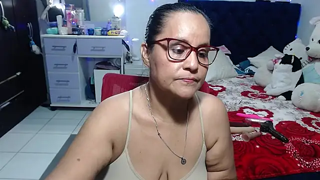 pervert mommy  online show from 05-25-26, 09:37