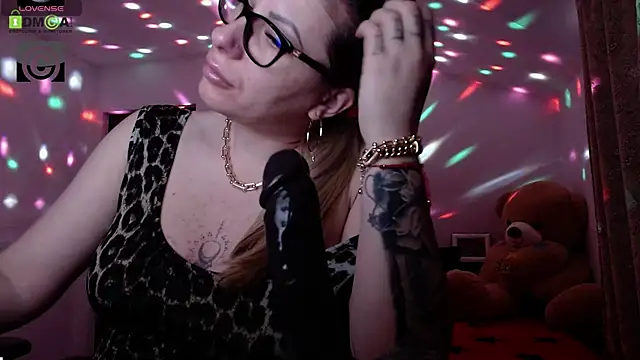 SonyaDevon online show from 01-04-25, 04:12