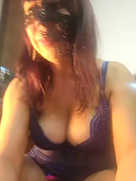 LAURAFOCOSA online show from 10-11-25, 04:16