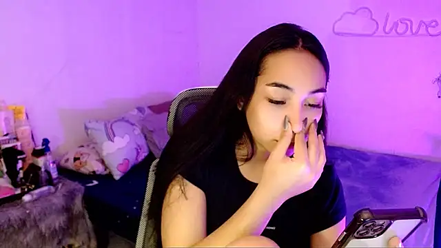 SweetLilly 18 online show from 12-18-25, 03:45