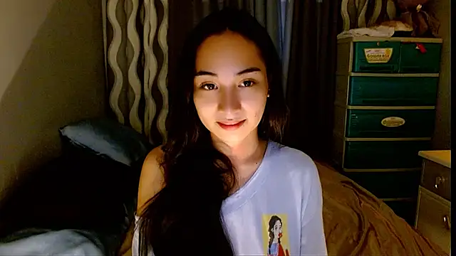 Snapshot of SweetLilly_18 chatting on 06-29-26, 07:03 SweetLilly 18 online show from 06-29-26, 07:03