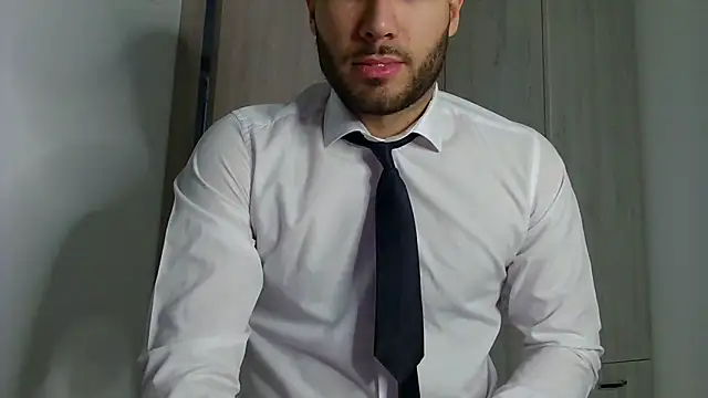 Snapshot of Justynn1 chatting on 02-18-25, 06:15 Justynn1 online show from 02-18-25, 06:15