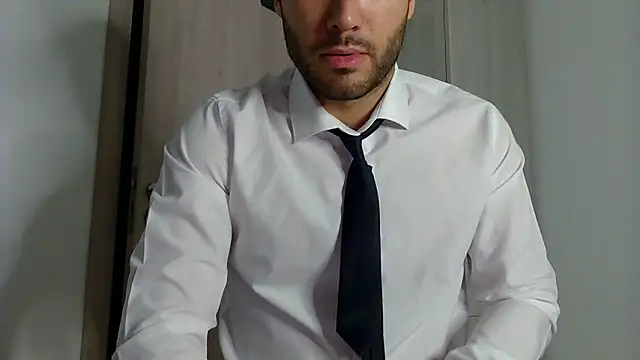 Snapshot of Justynn1 chatting on 03-14-25, 03:04 Justynn1 online show from 03-14-25, 03:04
