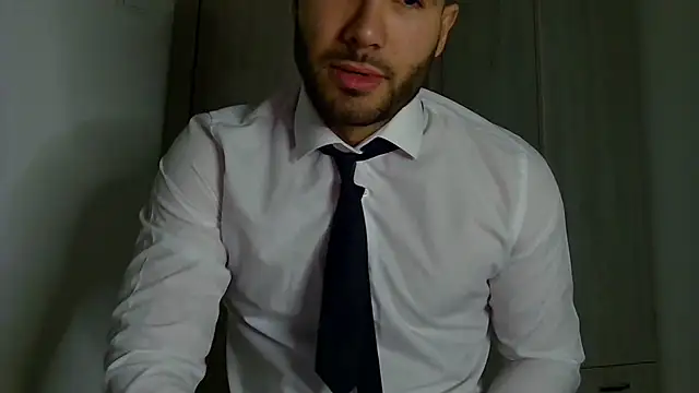 Snapshot of Justynn1 chatting on 12-13-25, 11:54 Justynn1 online show from 12-13-25, 11:54