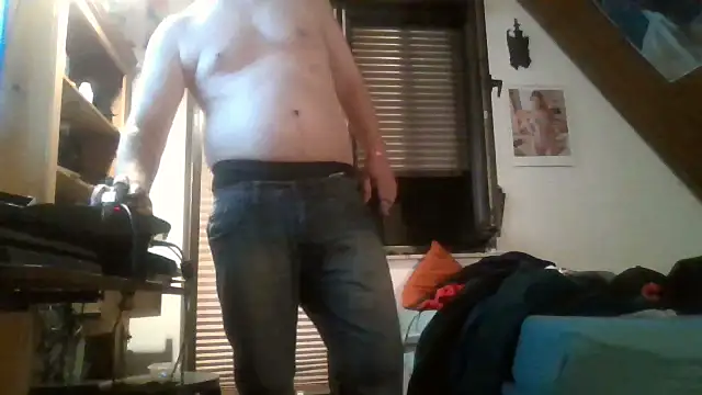 Snapshot of Genius1606 chatting on 09-26-25, 11:53 Genius1606 online show from 09-26-25, 11:53