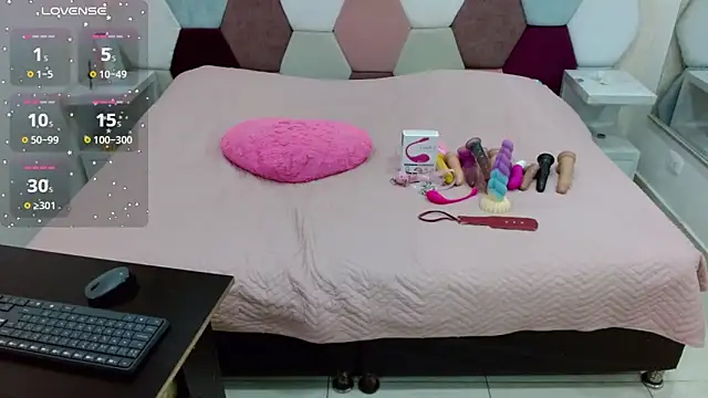 Snapshot of angel_blue chatting on 03-11-25, 04:07 angel blue online show from 03-11-25, 04:07