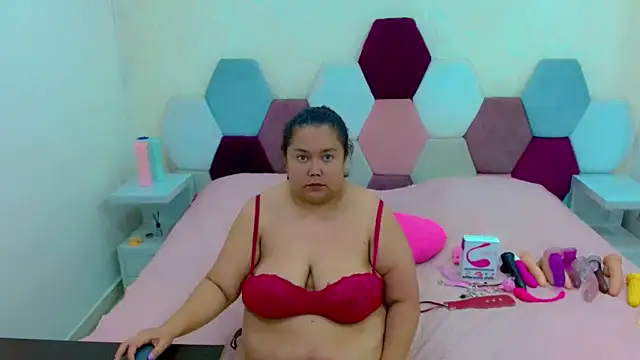 Snapshot of angel_blue chatting on 03-18-25, 04:37 angel blue online show from 03-18-25, 04:37