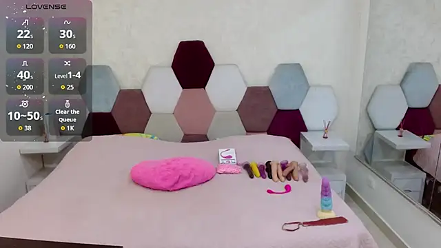 Snapshot of angel_blue chatting on 10-13-25, 02:50 angel blue online show from 10-13-25, 02:50