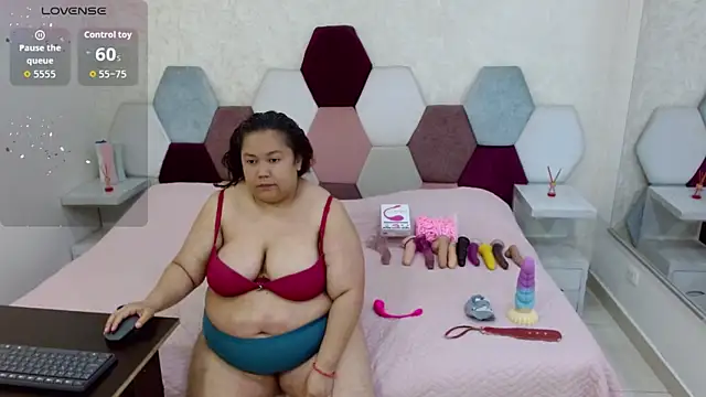 Snapshot of angel_blue chatting on 10-28-25, 02:09 angel blue online show from 10-28-25, 02:09