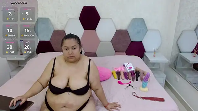 Snapshot of angel_blue chatting on 11-26-25, 03:13 angel blue online show from 11-26-25, 03:13