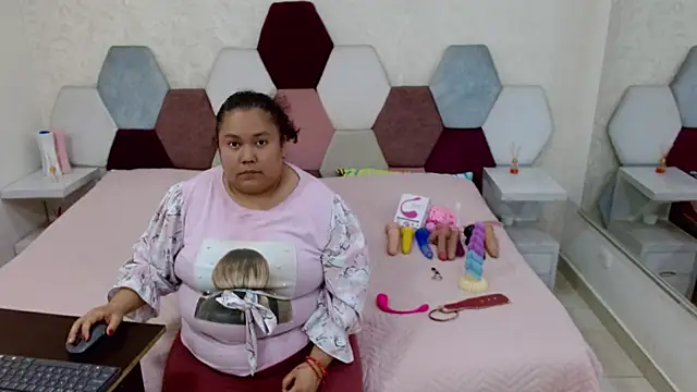 Snapshot of angel_blue chatting on 02-28-26, 07:04 angel blue online show from 02-28-26, 07:04