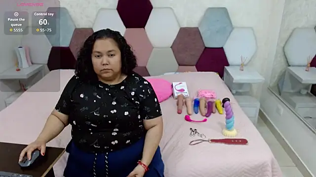 Snapshot of angel_blue chatting on 03-09-26, 04:55 angel blue online show from 03-09-26, 04:55