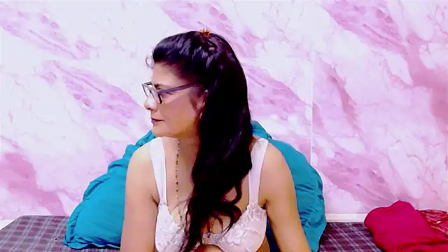 Snapshot of IndianAllure chatting on 03-07-25, 05:40 IndianAllure online show from 03-07-25, 05:40