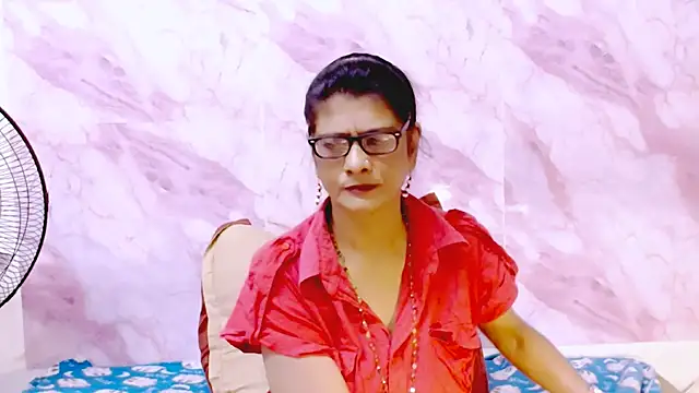 Snapshot of IndianAllure chatting on 03-20-25, 05:46 IndianAllure online show from 03-20-25, 05:46