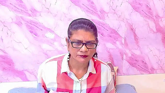 Snapshot of IndianAllure chatting on 11-06-25, 05:19 IndianAllure online show from 11-06-25, 05:19