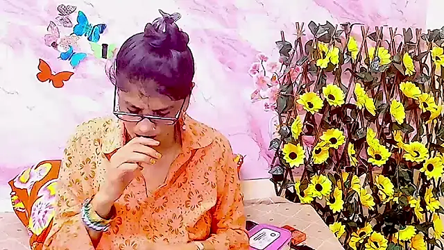 Snapshot of IndianAllure chatting on 12-02-25, 05:35 IndianAllure online show from 12-02-25, 05:35