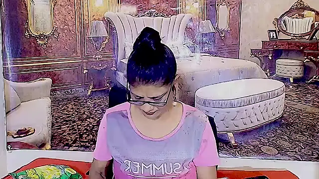 Snapshot of IndianAllure chatting on 02-26-26, 05:39 IndianAllure online show from 02-26-26, 05:39